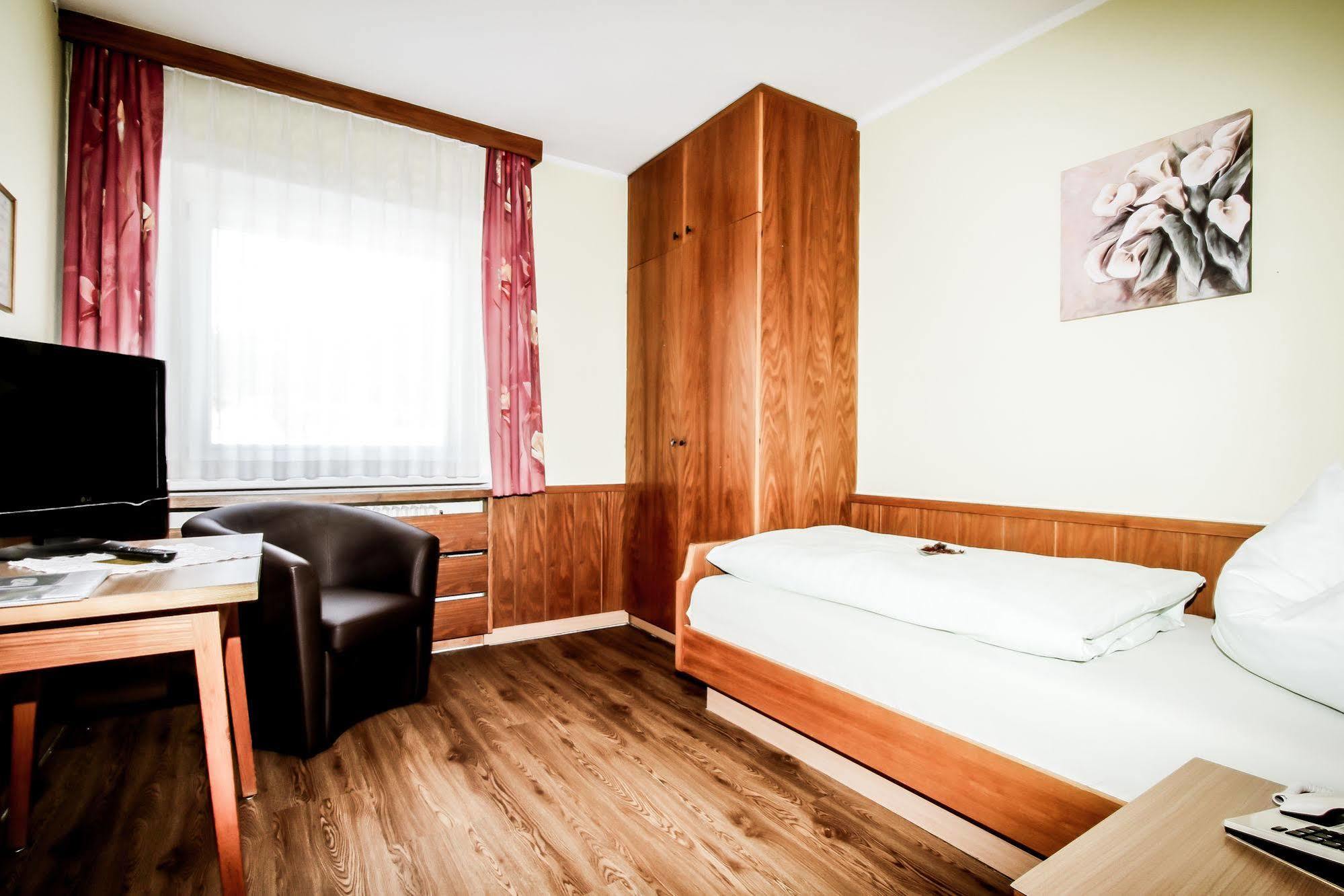 Hotel Cristallago เซเฟลด์ อิน ทิโรล ภายนอก รูปภาพ